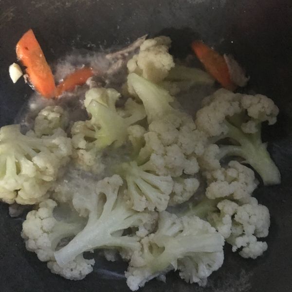 熱炒白花椰菜～家常菜：薛丁 一起做