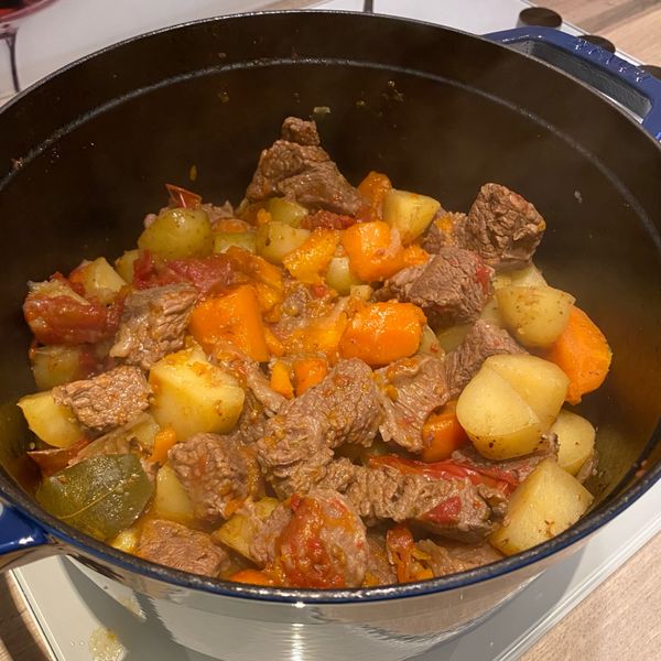 番茄燉牛肉 - 鑄鐵鍋料理 : whocares一起做