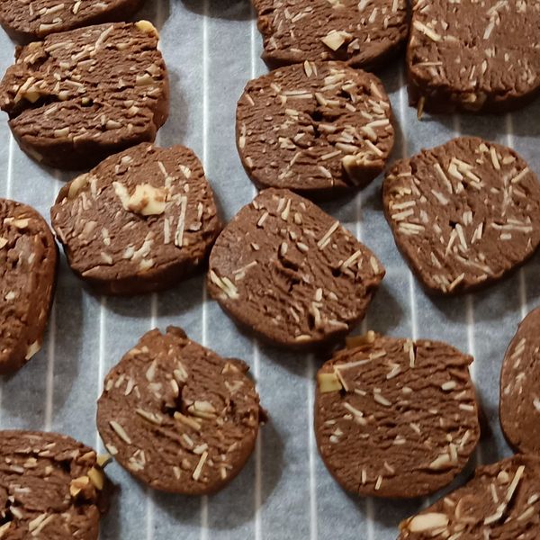 巧克力杏仁餅乾🍪：童筱絜 一起做