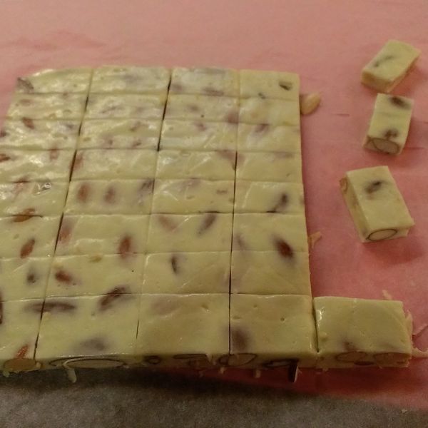 棉花糖變身。杏仁牛軋糖 : 陳美鈴一起做