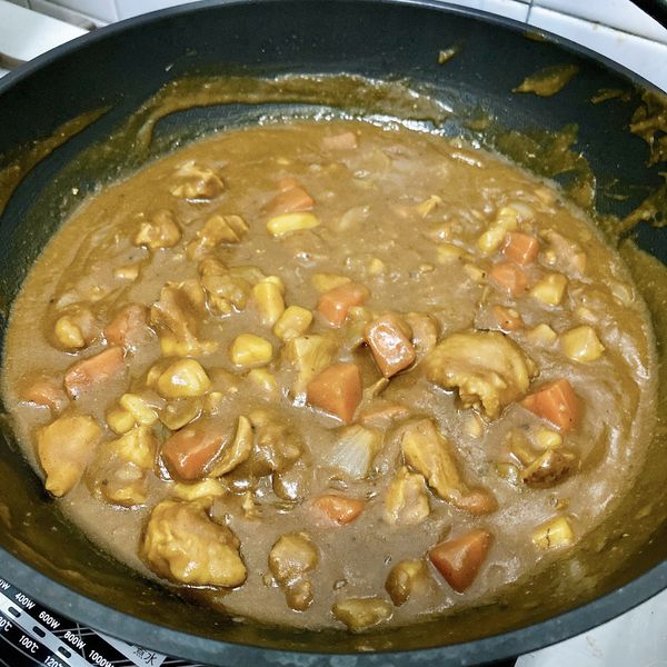 咖哩雞肉：熊熊 一起做