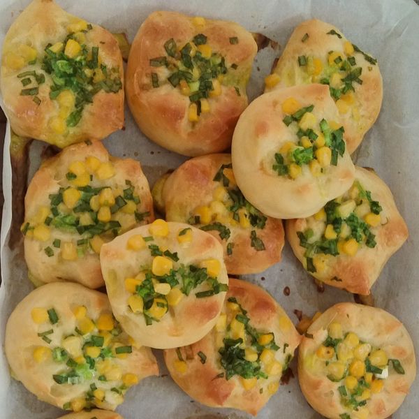 蔥花玉米麵包 : 洪嘉萱一起做
