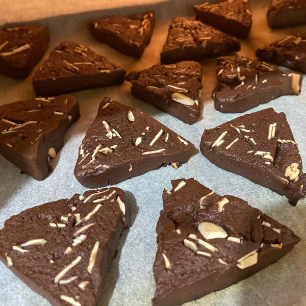 巧克力杏仁餅乾：Tyng 一起做