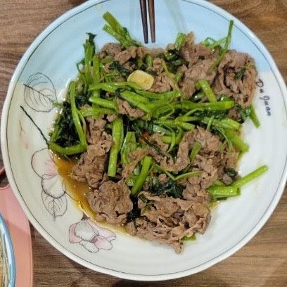 ［家常料理］空心菜炒牛肉：Lorrian 一起做