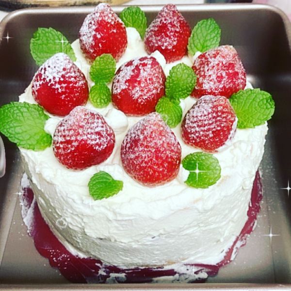草莓奶油聖誕蛋糕🍰 : Aiai Wu一起做
