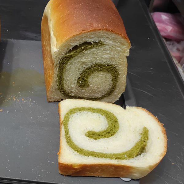 雙色鮮奶吐司 : 黑貓貓一起做