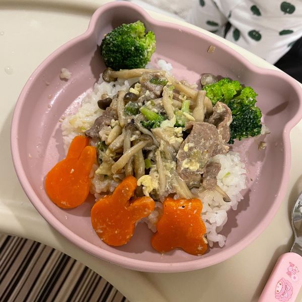 滑蛋牛肉燴飯 : 佳佳寶一起做