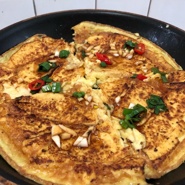抱蛋豆腐/煎豆腐蛋 : ChingYi Chen一起做