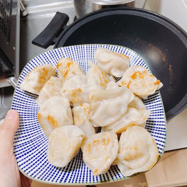 煎餃（冷凍水餃）：寧 一起做