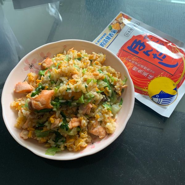 五穀鮮蔬鮭魚炒飯 : 廖本翔一起做