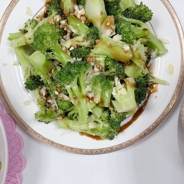 ㄚ曼達的廚房~蒜拌花椰菜 : 魚魚兒一起做