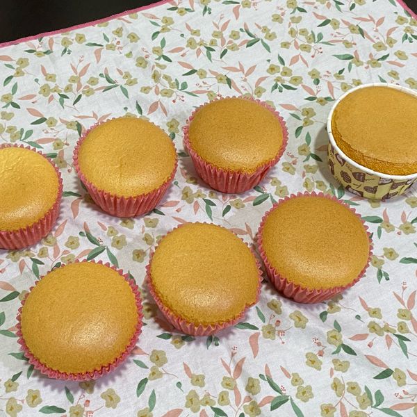 撞牆n次的戚風杯子蛋糕（附失敗案例分析） : Liou Yi Jing一起做