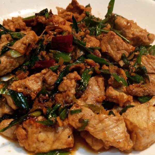 好下飯快炒菜~蒜苗炒五花肉!(食譜影片) : 杜咕媽一起做