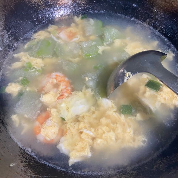 蝦湯絲瓜蛋花 : 廚房燒焦新手一起做