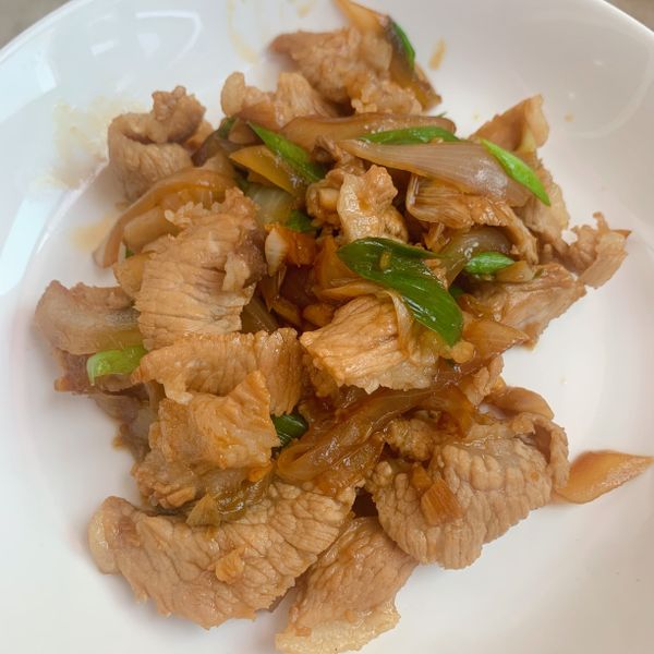 蒜苗炒松阪豬 : Vivian Yang一起做