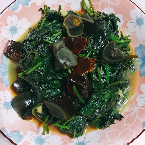 松花皮蛋地瓜葉 : 芊瑜一起做