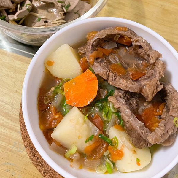 undefined：瑞塔，那個工程師👩🏽‍💻 一起做