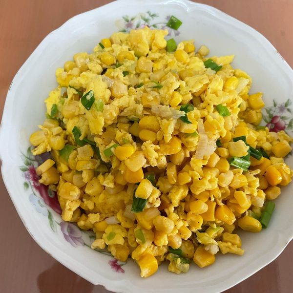 玉米炒蛋：蛙攲攲 一起做