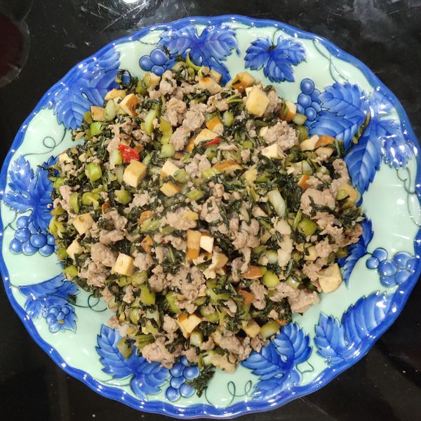 雪菜炒豆干肉末:杜小珮 一起做