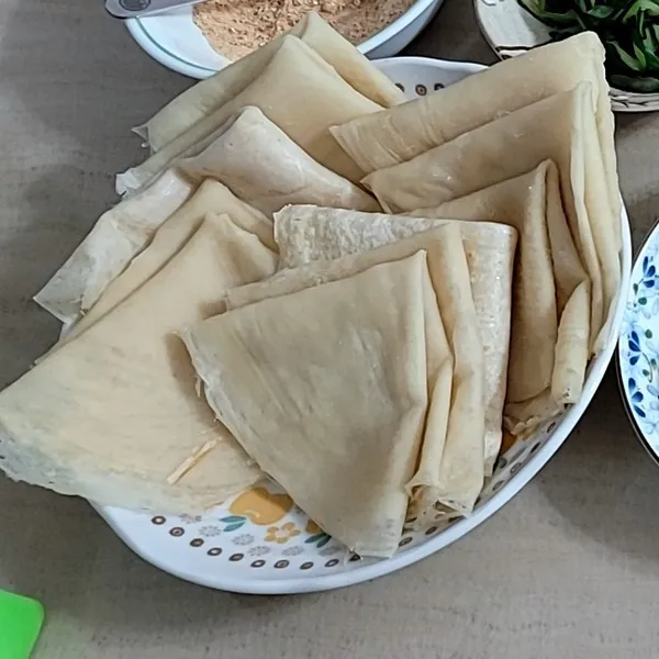 自製潤餅皮(春捲皮)：寶渝 一起做