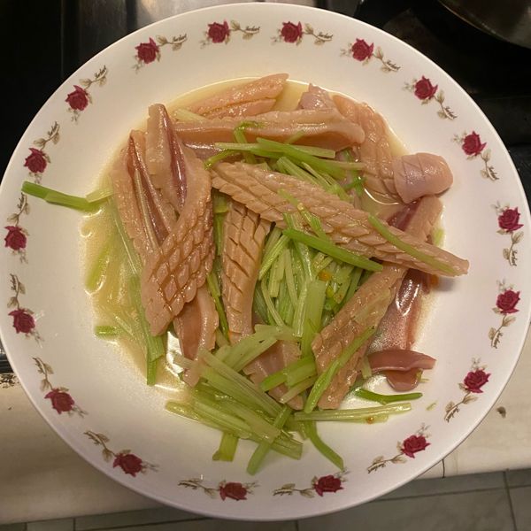 芹菜炒魷魚 : 享漩陳一起做