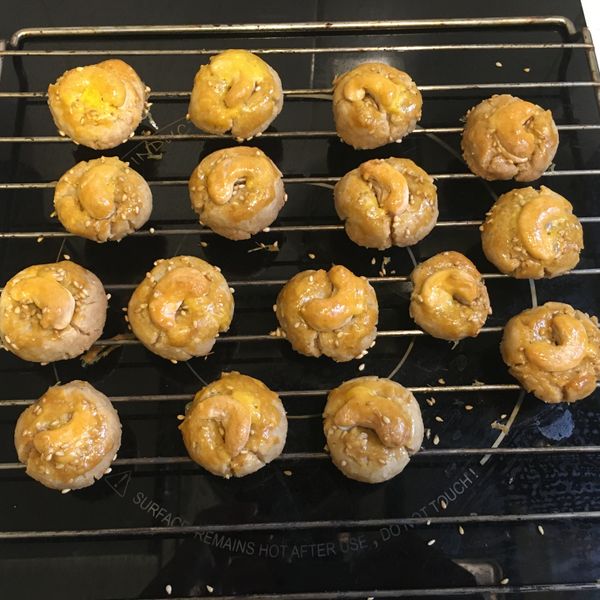 一口腰果酥 : 《忙裡偷閒廚房日記》一起做