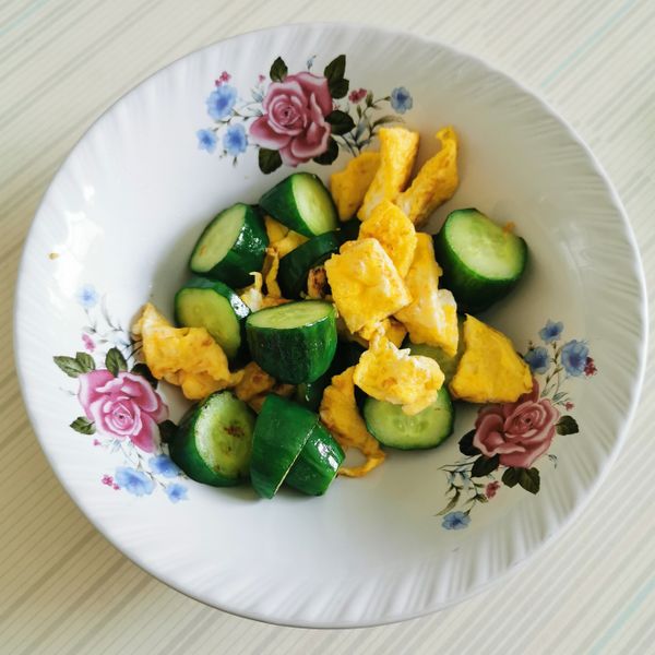 小黃瓜炒蛋 : 小優一起做