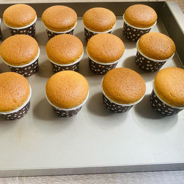 撞牆n次的戚風杯子蛋糕（附失敗案例分析） : 麵一起做