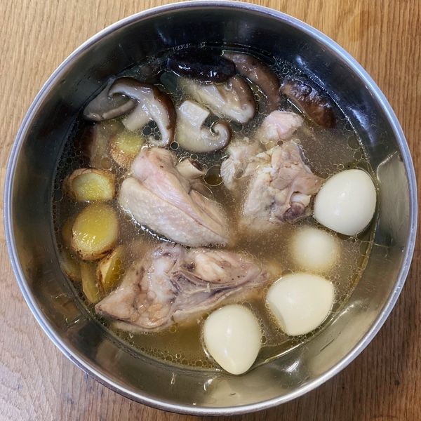 藍家小館-香菇雞湯 : りんご ねえちゃん一起做