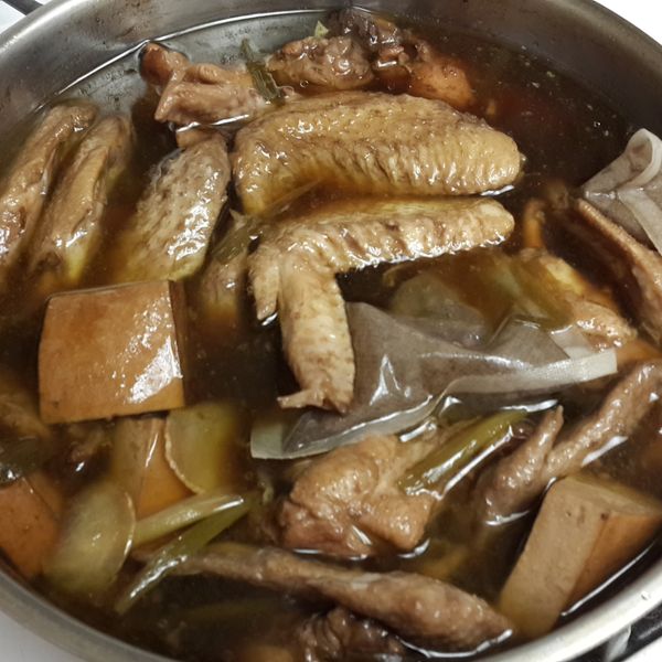 ＜大吟釀薄鹽醬油＞滷雞翅：許羽彤 一起做