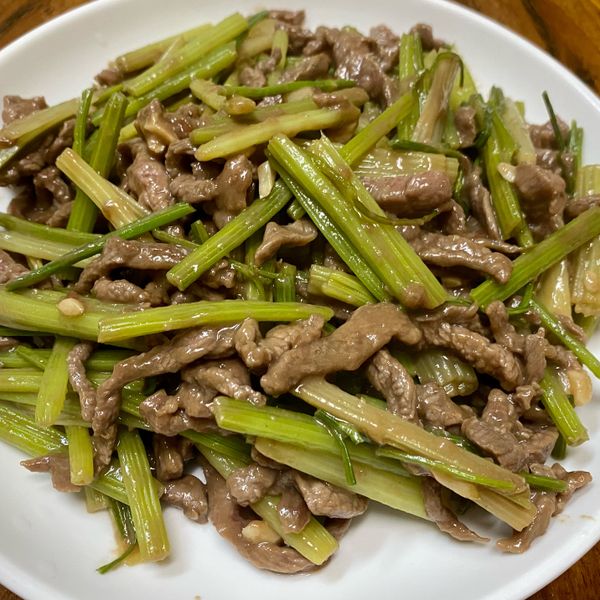 快炒芹菜牛肉：選璇兒 一起做