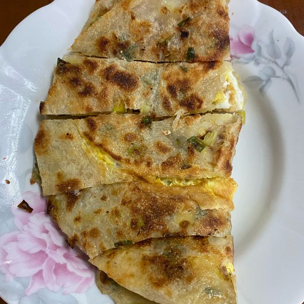 蔥油餅 : 黑小貓一起做