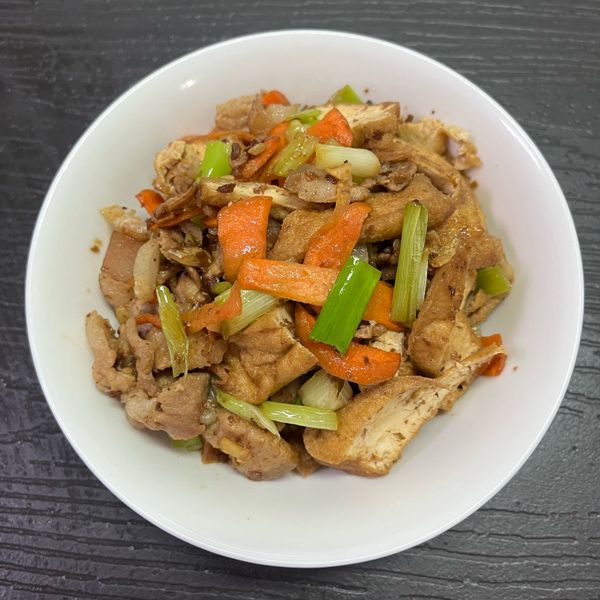 ⭐️最愛媽媽味⭐️五花肉片炒油豆腐：肖肖廚 一起做