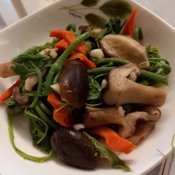 龍鬚菜炒鮮菇 : butter一起做