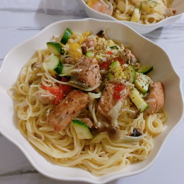 奶油鮭魚義大利麵 : Zheng Clair一起做