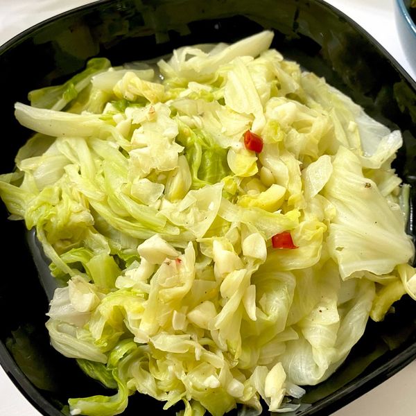 辣炒高麗菜：江江江 一起做