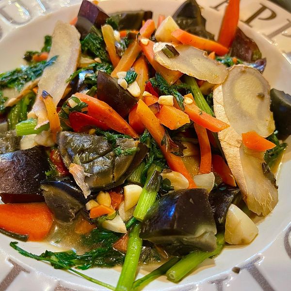 蛋蔥山茼蒿：Qna Chen 一起做