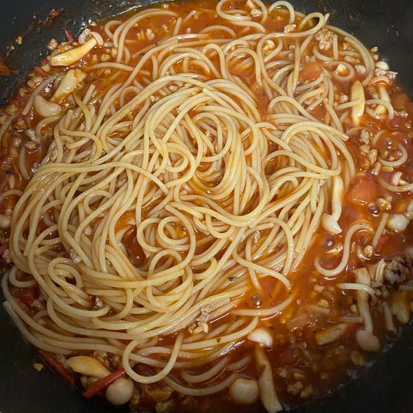 蕃茄肉醬義大利麵：MiawLing Wang 一起做