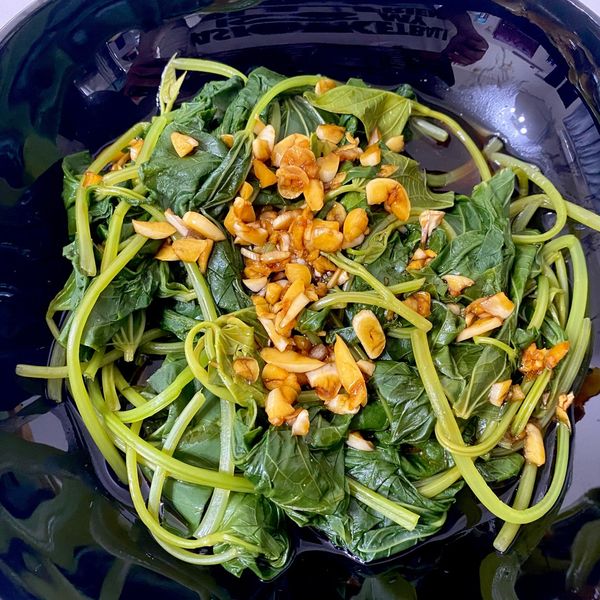 蒜香地瓜葉 : 江江江一起做