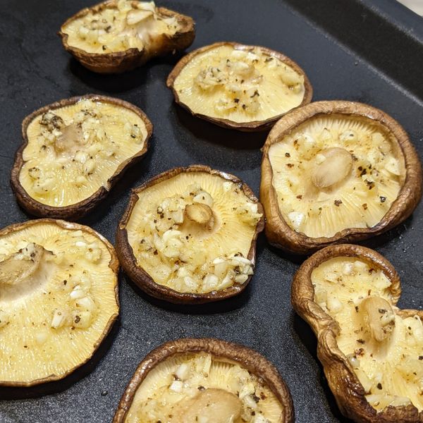 奶油蒜香烤香菇 : Peggy一起做