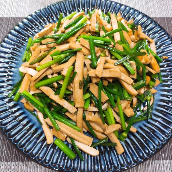 五香豆乾炒韭菜 : Sharon一起做