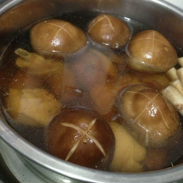 香菇雞湯 : Faye Lin一起做