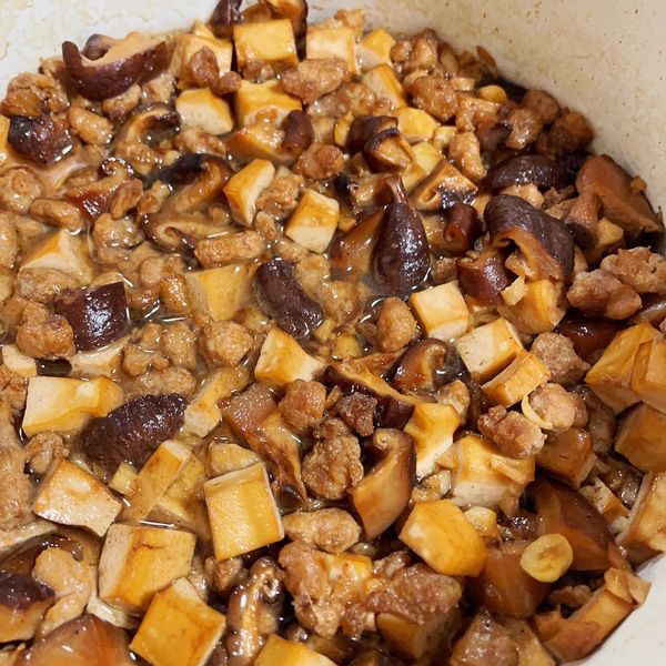 香菇肉燥：Ya Ting  Chang 一起做