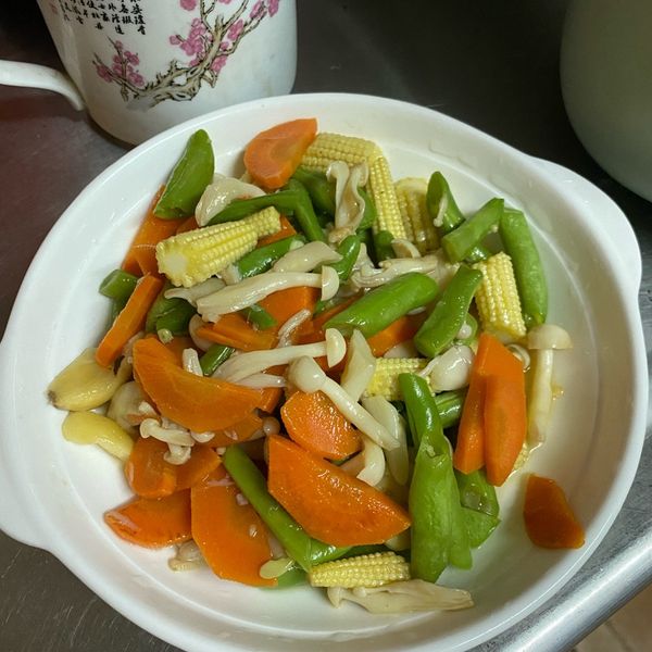 四季豆炒雪白菇 : 楊鈴鈴一起做