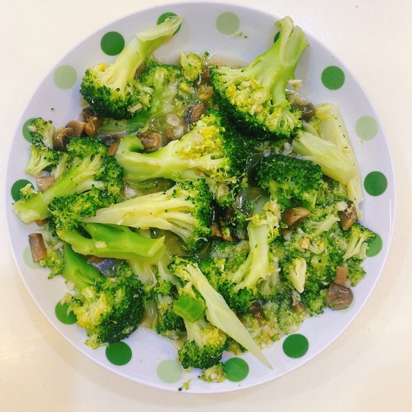 蒜香蘑菇花椰菜 : Tsai Jacky一起做