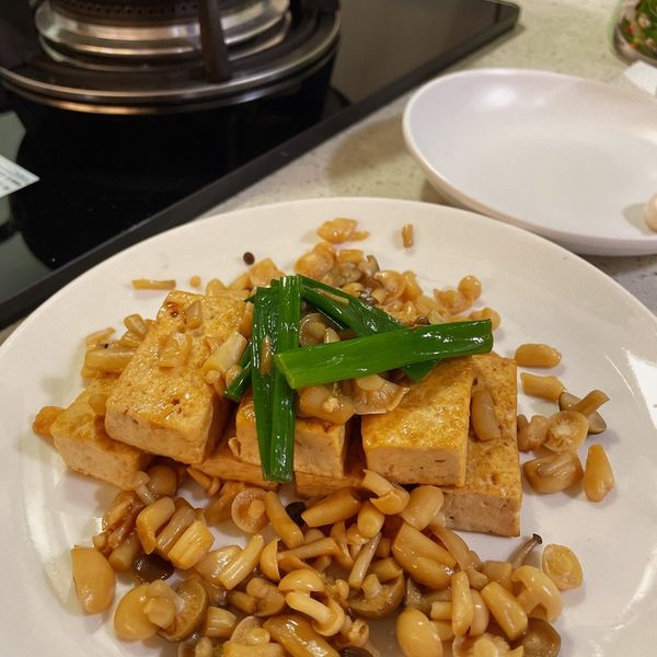 菇菇蛋燒豆腐 : 茵茵一起做