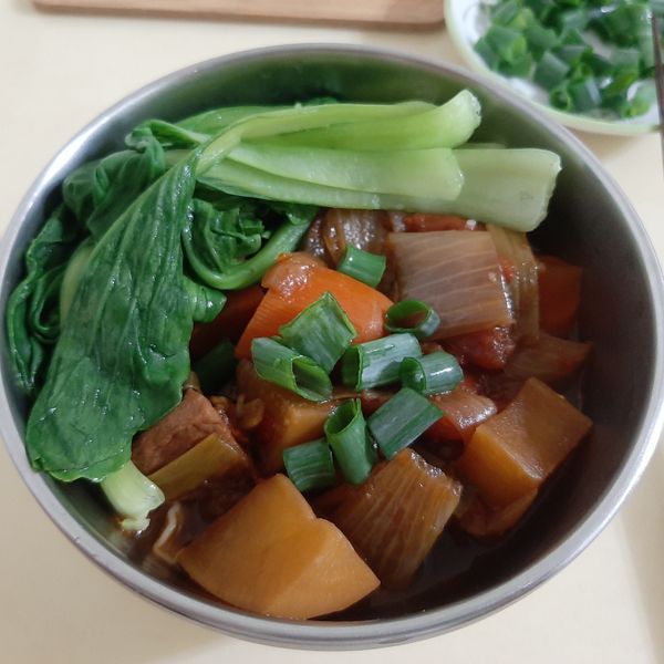 魂牽夢縈的番茄紅燒豬肉麵 : Shiyon Lui一起做