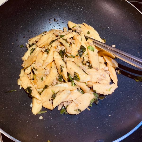 醋香酸菜麵腸 : 珊珊一起做