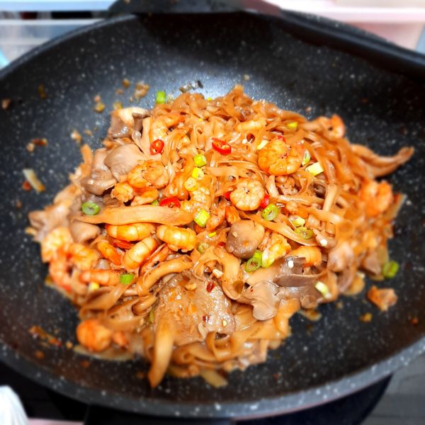 蝦仁菇菇粉絲煲：瑄茹牛奶 一起做