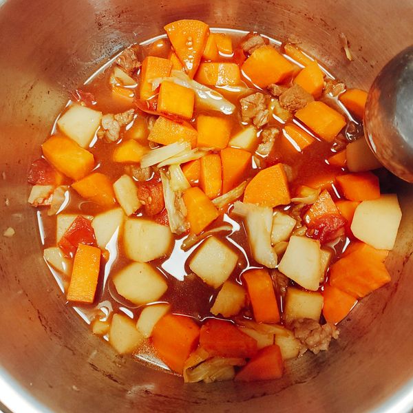 電鍋輕鬆做日式馬鈴薯燉肉 : 潼潼一起做